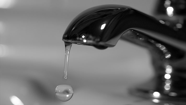 Dripping sink faucet