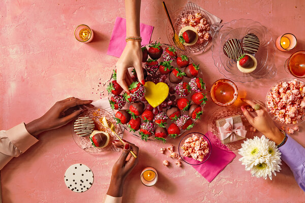 Edible Arrangements are the perfect sweet love Valentine's Day gift.